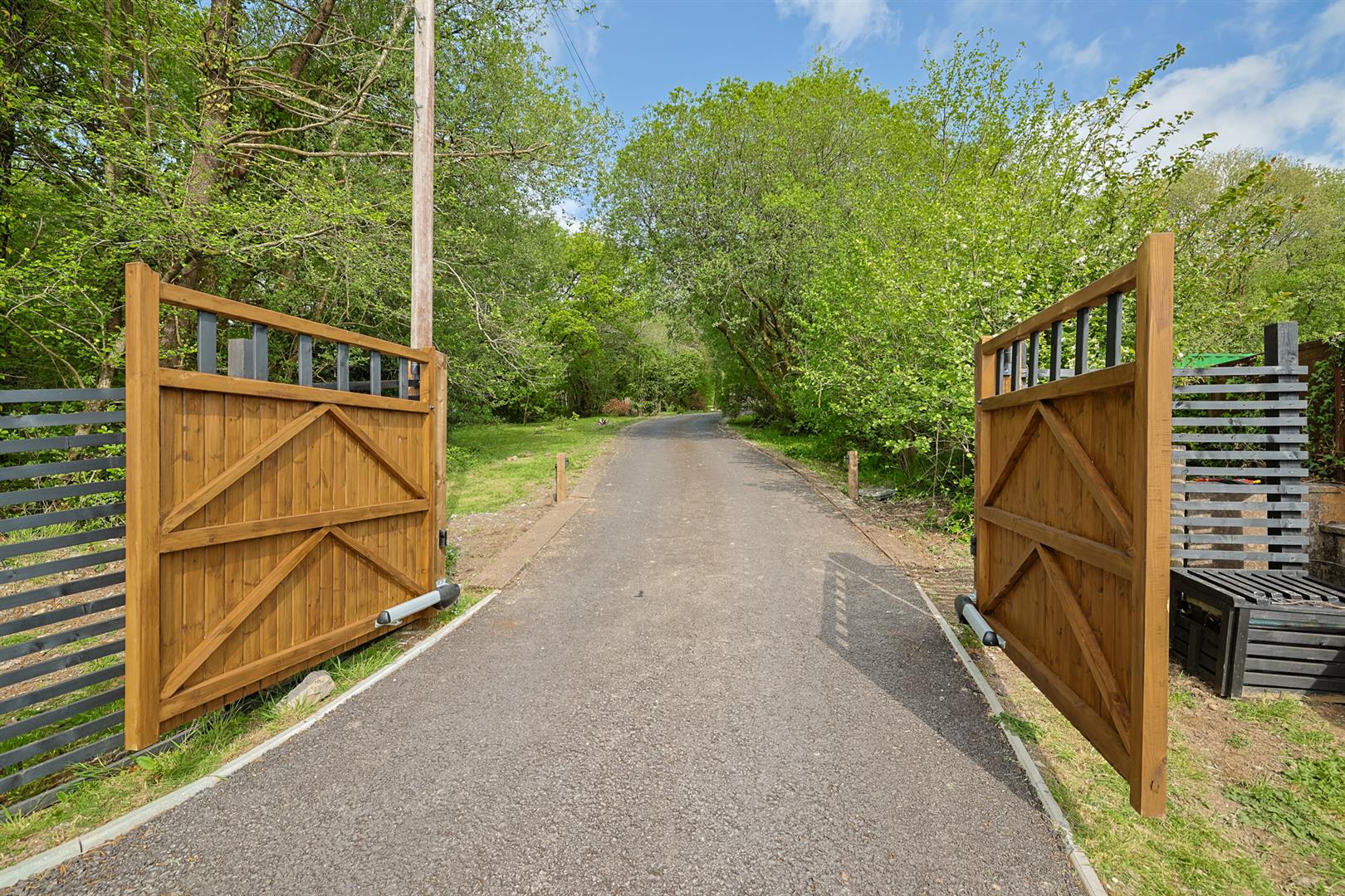 Pant Y Meillion, Llandeilo Road, Gorslas, Llanelli, SA14 7LR